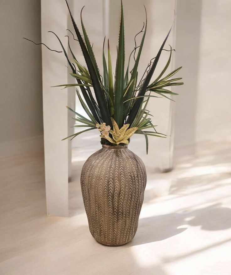 PATE - Floor or table Agave in cement vase