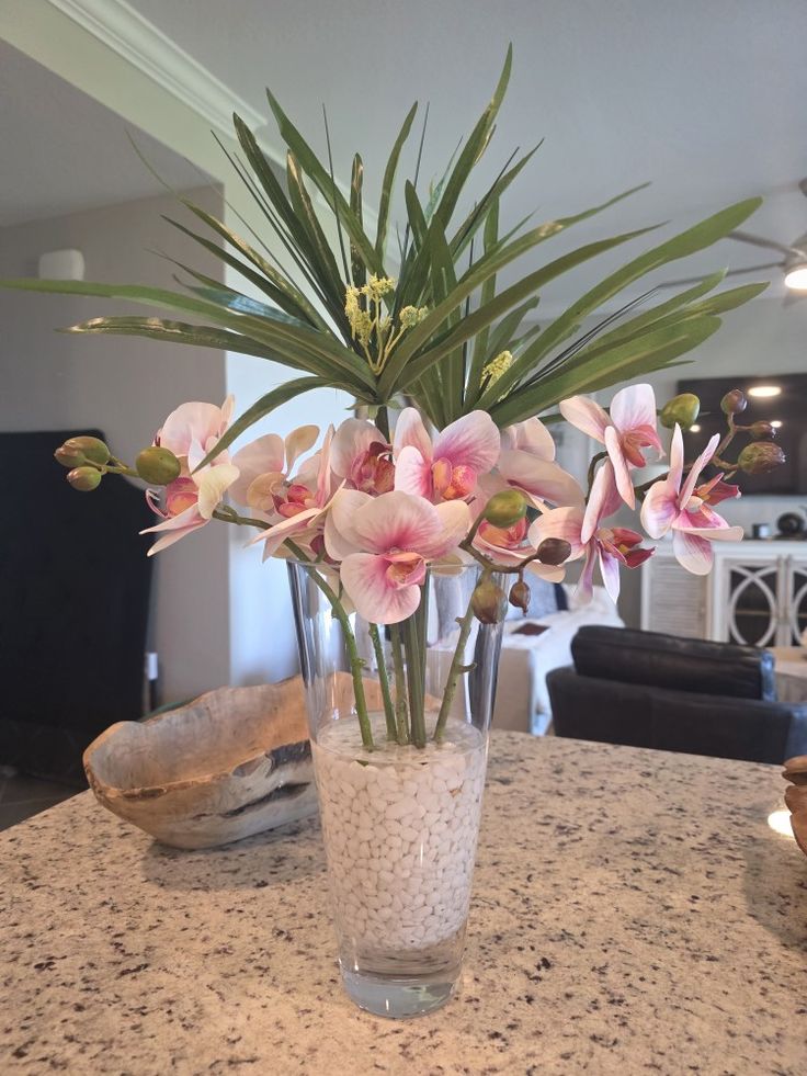 PATE - Glass vase with Pink Orchids in Resin water